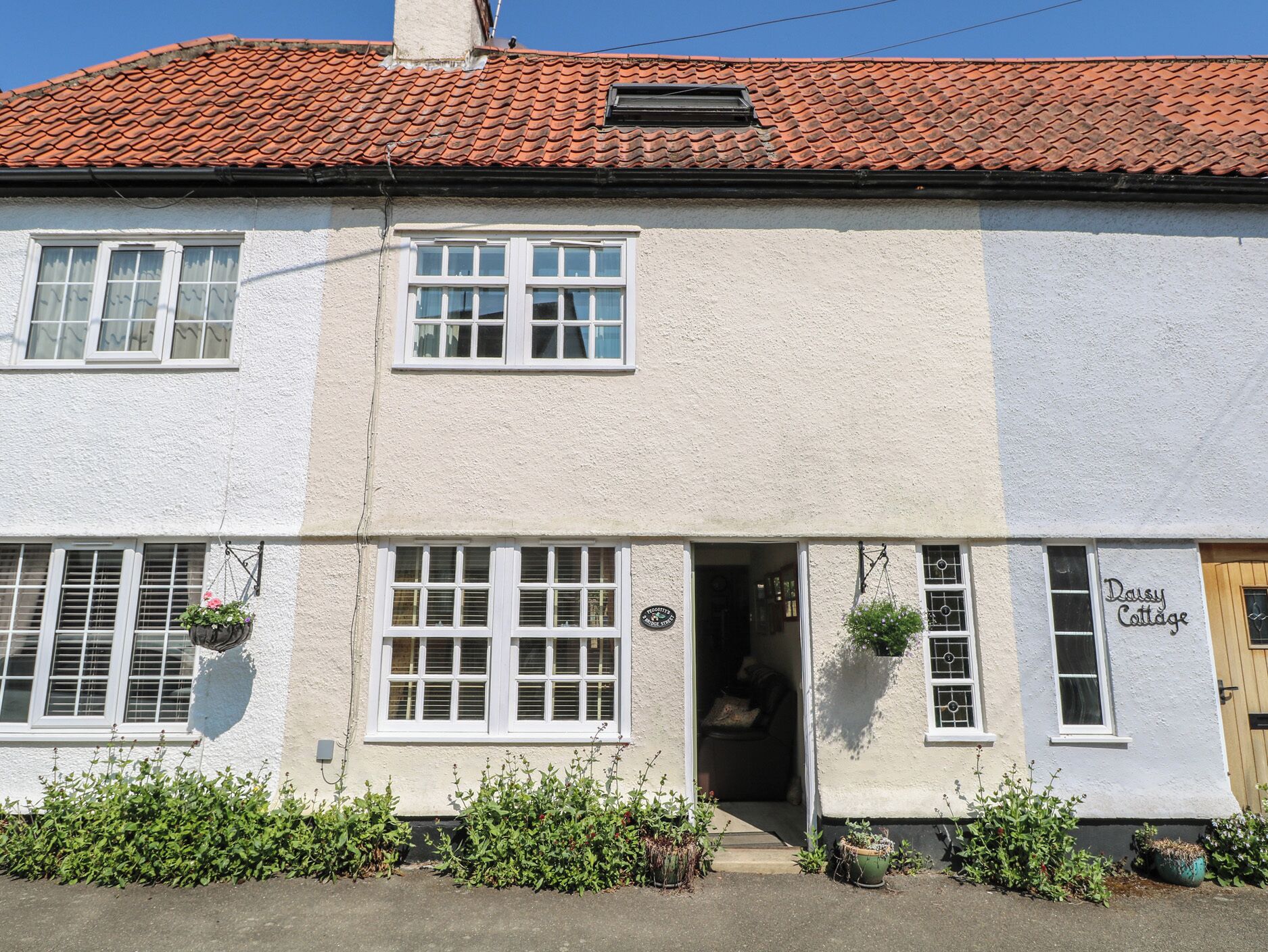 Cottage | Exterior detail