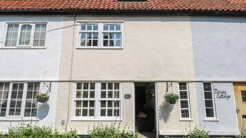 Cottage | Exterior detail