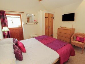 3 bedrooms, individually decorated, individually furnished, free WiFi - The Old Grainstore (Wigton)
