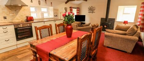 Cottage | Dining