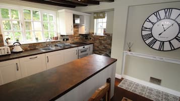 Casa de campo | Cozinha privada | Cooktop, lava-louças, cadeirão de bebê