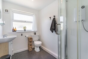 Cottage | Bathroom - Dringarth (Tenby)