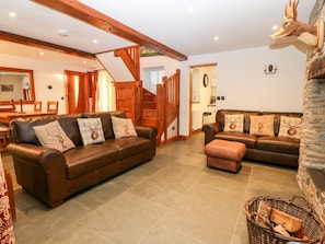 Cottage | Interior