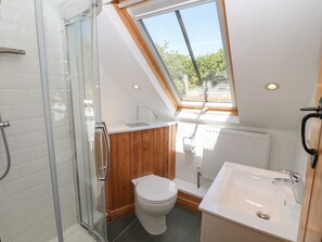 Cottage | Bathroom