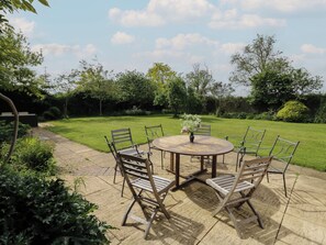 Cottage | Outdoor dining - Highcroft (Stratford-upon-Avon)