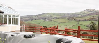 Bryn Derw Holiday Cottage