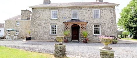 Cottage | Interior