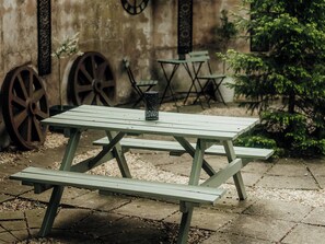 Cottage | Outdoor dining