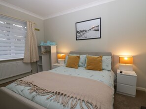 Cottage | 4 bedrooms, individually decorated, individually furnished, free WiFi - Sandown (Windermere)