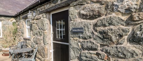 Cottage | Interior