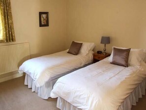 Cottage | Interior - Harris House (Ludlow)