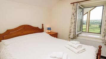 3 bedrooms, individually decorated, individually furnished