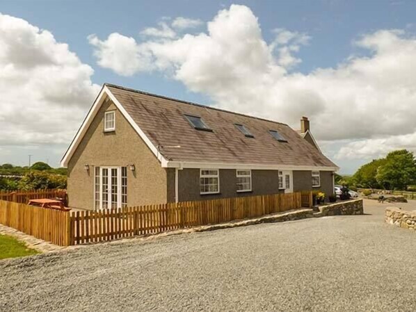 Cottage | Front of property - Ty Ni (Caernarfon)