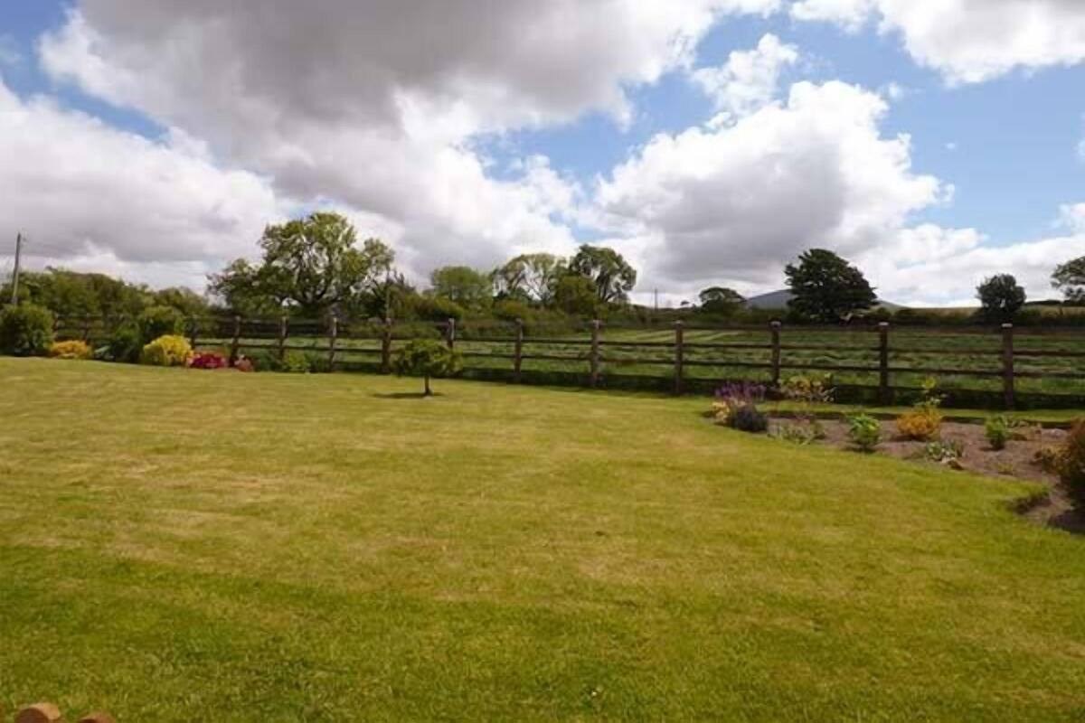 Cottage | Property grounds