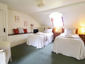 3 bedrooms, individually decorated, individually furnished, free WiFi - Penymaes (Oswestry)