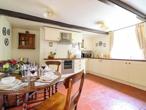 Cottage | Private kitchen | Fridge, microwave, stovetop, dishwasher