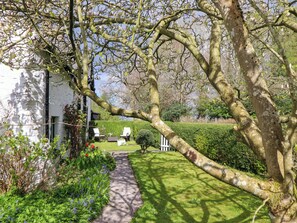 Cottage | Property grounds