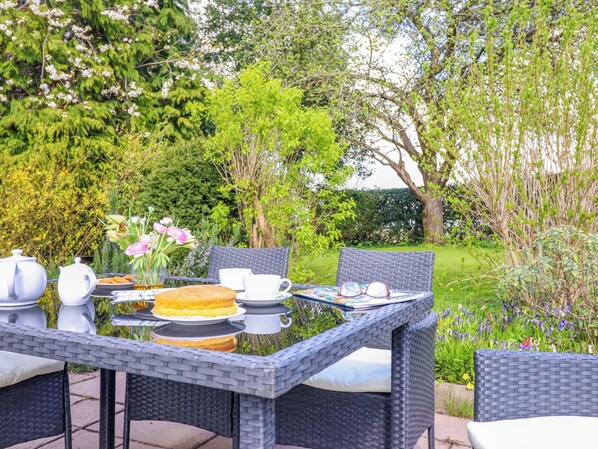 Cottage | Outdoor dining