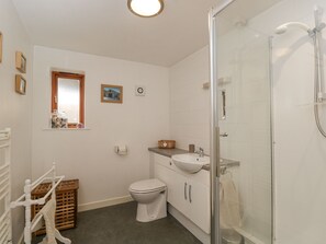 Cottage | Bathroom | Shower