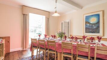 Cottage | Interior
