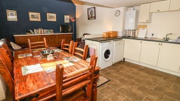 Cottage | Interior