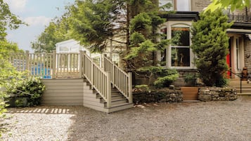 Cottage | Exterior detail