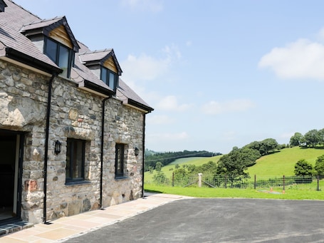 Cottage | Interior. Tyn Y Celyn Isaf