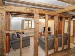 Cottage | 2 bedrooms, individually decorated, individually furnished, free WiFi