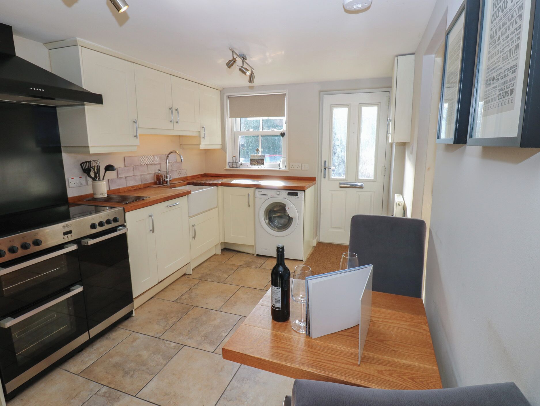 Fridge, stovetop, dishwasher, electric kettle