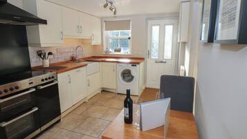 Fridge, stovetop, dishwasher, electric kettle