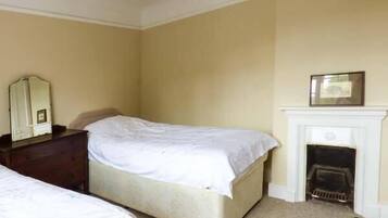 Cottage | 4 bedrooms, individually decorated, individually furnished, free WiFi