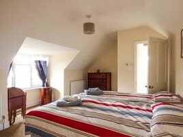 Cottage | 4 bedrooms, individually decorated, individually furnished, free WiFi