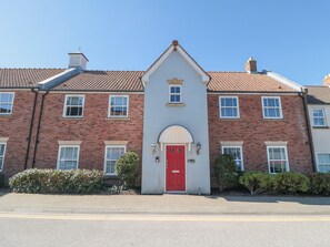 Cottage | Exterior - Sunny Bay (Filey)