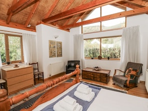 3 Schlafzimmer, individuell dekoriert, individuell eingerichtet