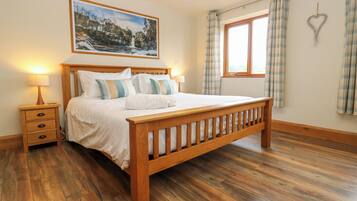 Cottage | 7 bedrooms, individually decorated, individually furnished, free WiFi