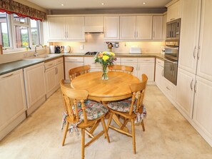 Ferienhaus | Eigene Küche | Kühlschrank, Mikrowelle, Herdplatte, Geschirrspüler