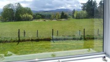 Cottage | 3 bedrooms, individually decorated, individually furnished, free WiFi
