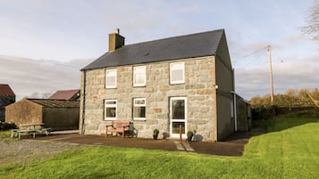 Cottage | Interior
