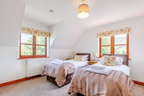 3 bedrooms, individually decorated, individually furnished, free WiFi - Byne Brook Cottage (Craven Arms)