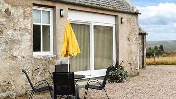 Cottage | Property grounds