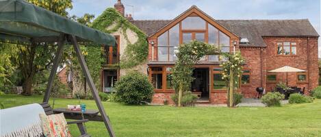 Cottage | Property grounds