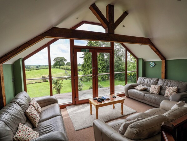 Cottage | Interior - Lake View Cottage (Market Drayton)