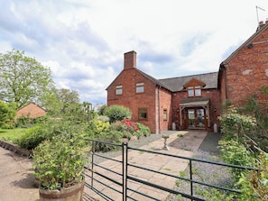 Cottage | Interior - Lake View Cottage (Market Drayton)