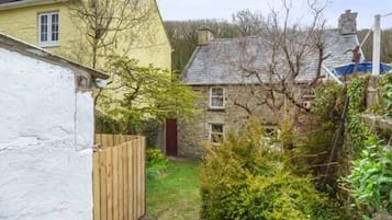 Cottage | Interior