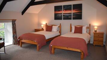 Cottage | 2 phòng ngủ, trang trí khác biệt