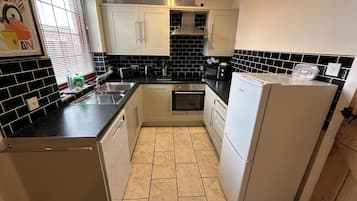 Småhus | Eget kjøkken | Mikrobølgeovn, kokeplater, oppvaskmaskin og brødrister