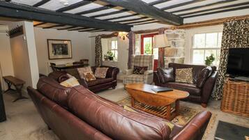 Cottage | Living area | TV, DVD player