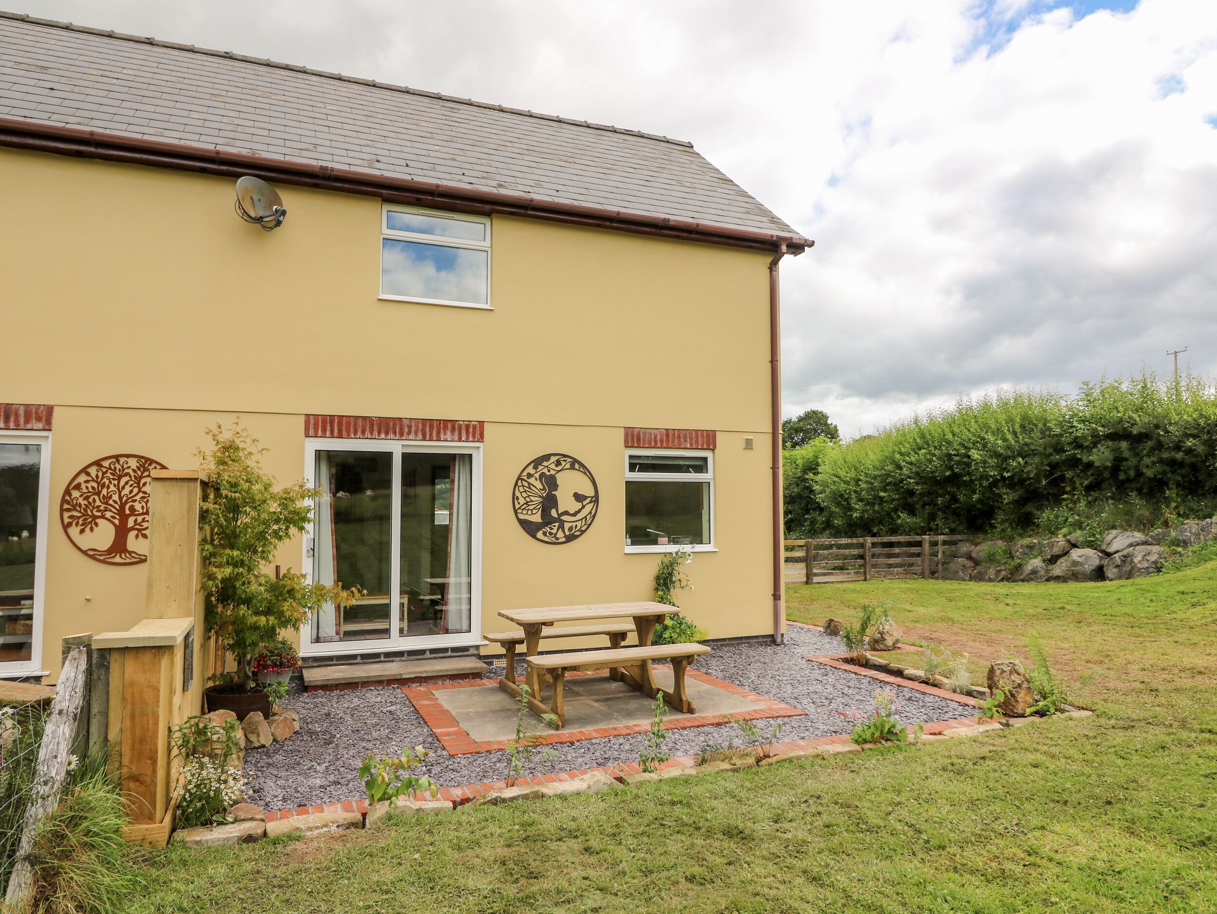 Cottage | Property grounds