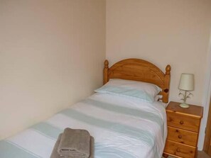 Cottage | 3 bedrooms, individually decorated, individually furnished, free WiFi - Post Box Cottage (Saltburn-by-the-Sea)