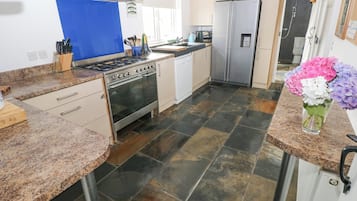 平房 | 私人廚房 | 雪櫃、微波爐、爐具、洗碗機